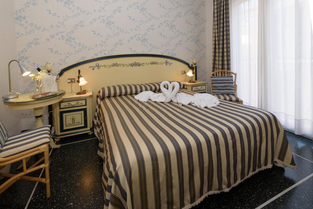 Hotel Morchio Mhotelsgroup 迪亚诺马里纳 外观 照片